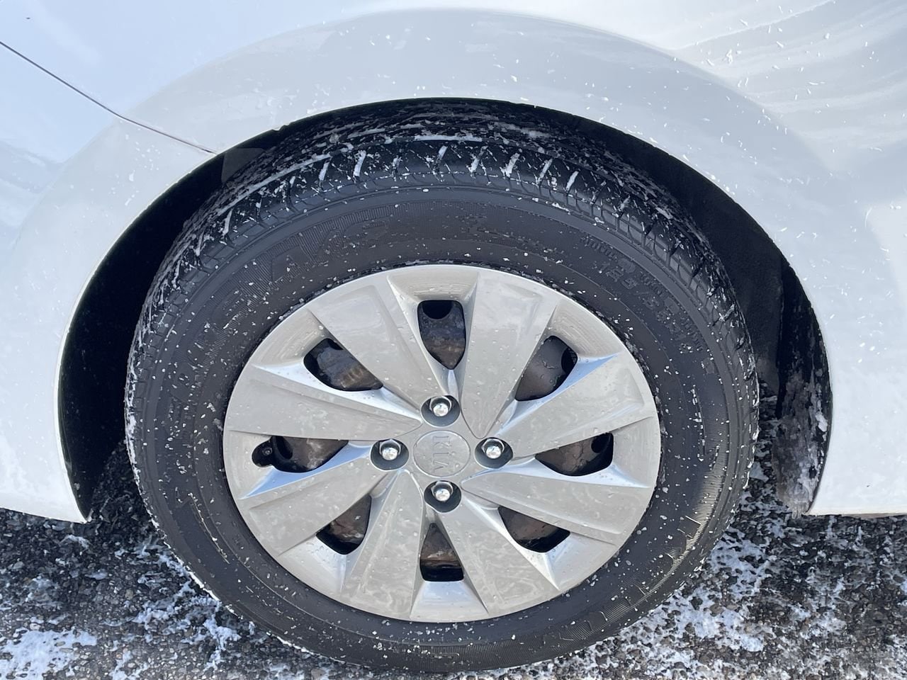 Thumbnail: 2020 Kia Rio - 33