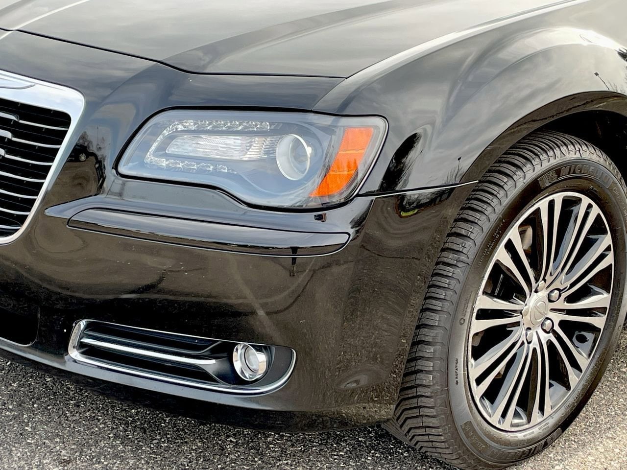 Thumbnail: 2013 Chrysler 300 - 33