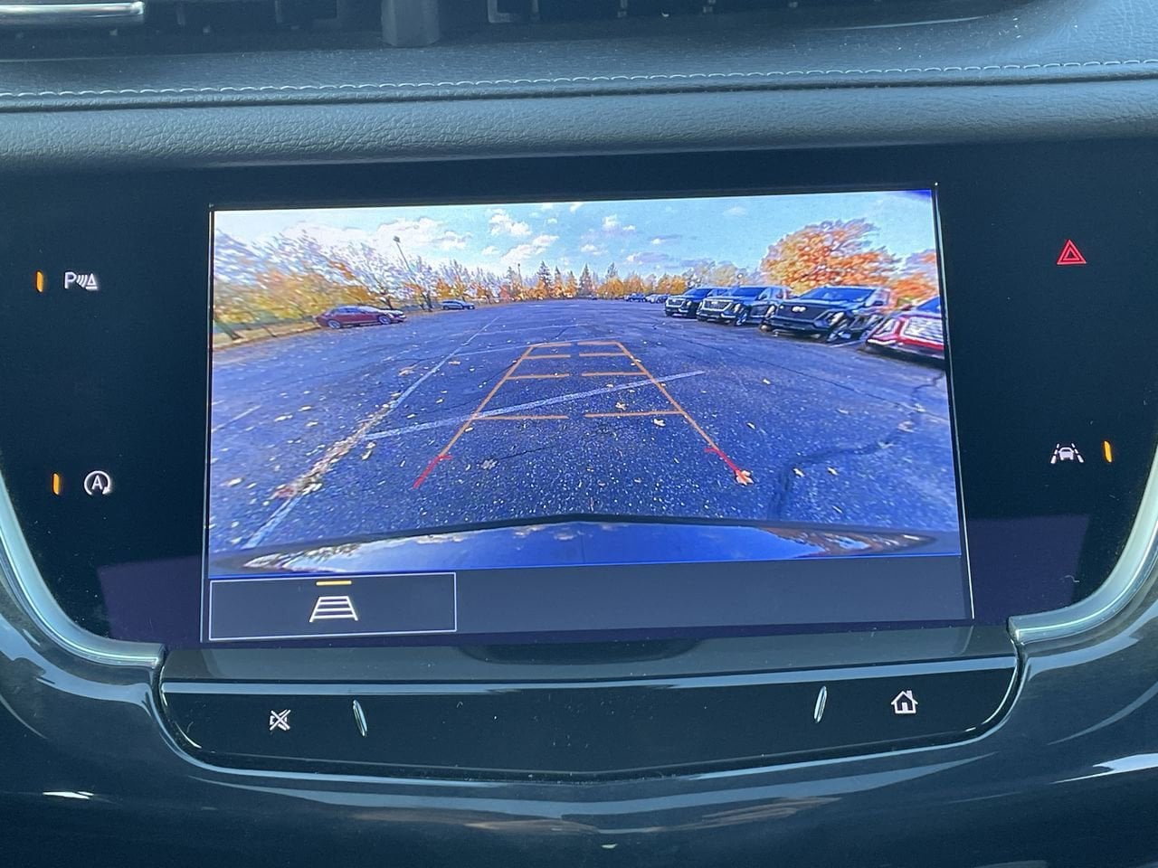 Thumbnail: 2022 Cadillac XT6 - 29