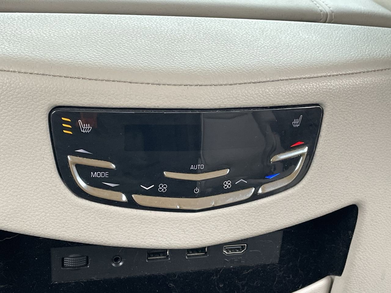 Thumbnail: 2019 Cadillac Escalade - 24