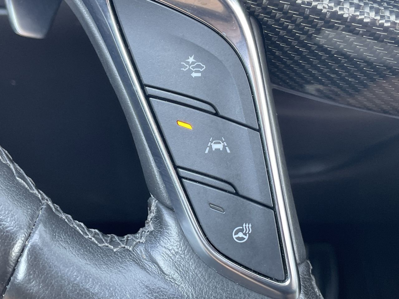Thumbnail: 2023 Cadillac XT5 - 25