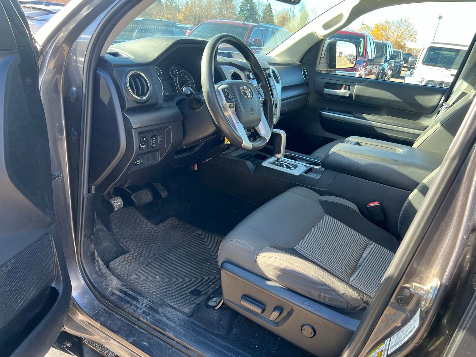 Thumbnail: 2015 Toyota Tundra - 5