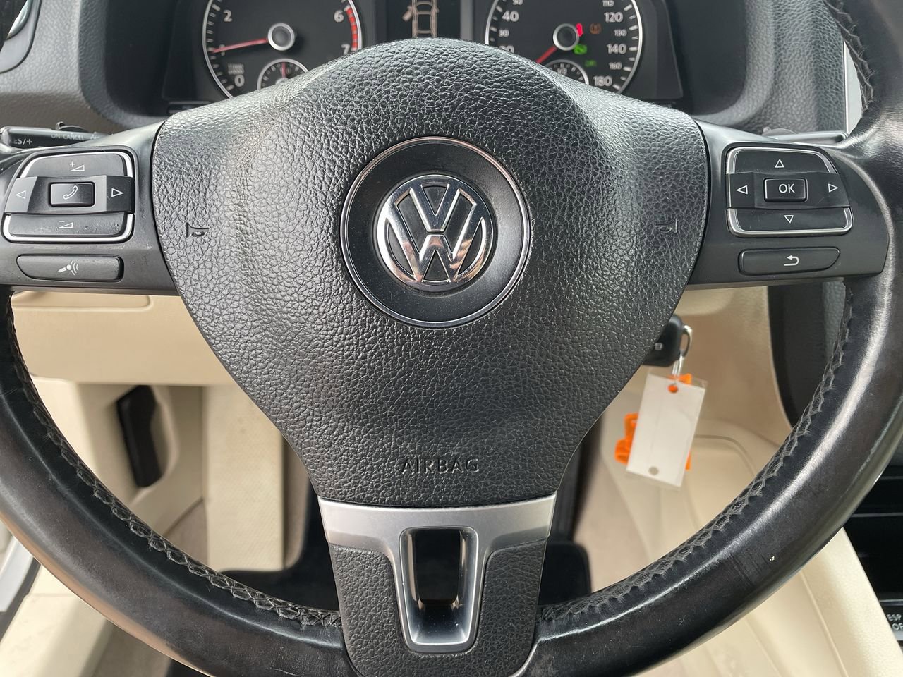 Thumbnail: 2010 Volkswagen Eos - 10