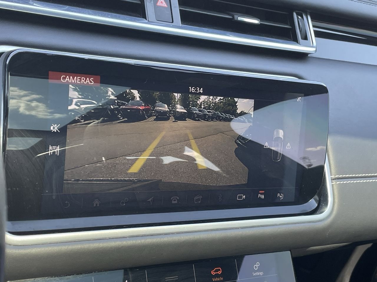Thumbnail: 2018 Land Rover Range Rover Velar - 28