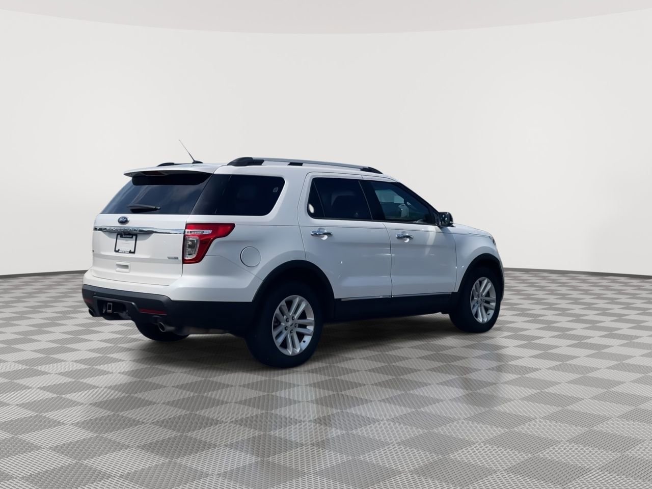 Thumbnail: 2014 Ford Explorer - 8