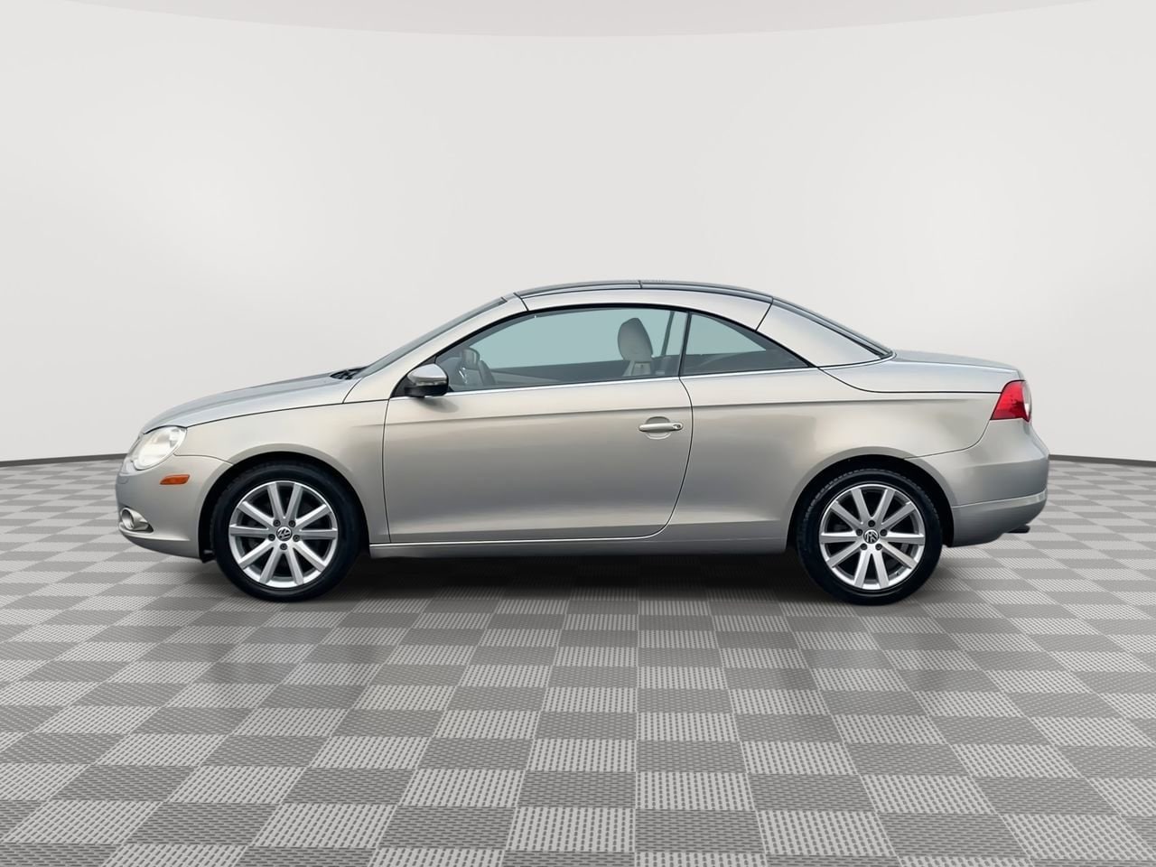 Thumbnail: 2010 Volkswagen Eos - 5