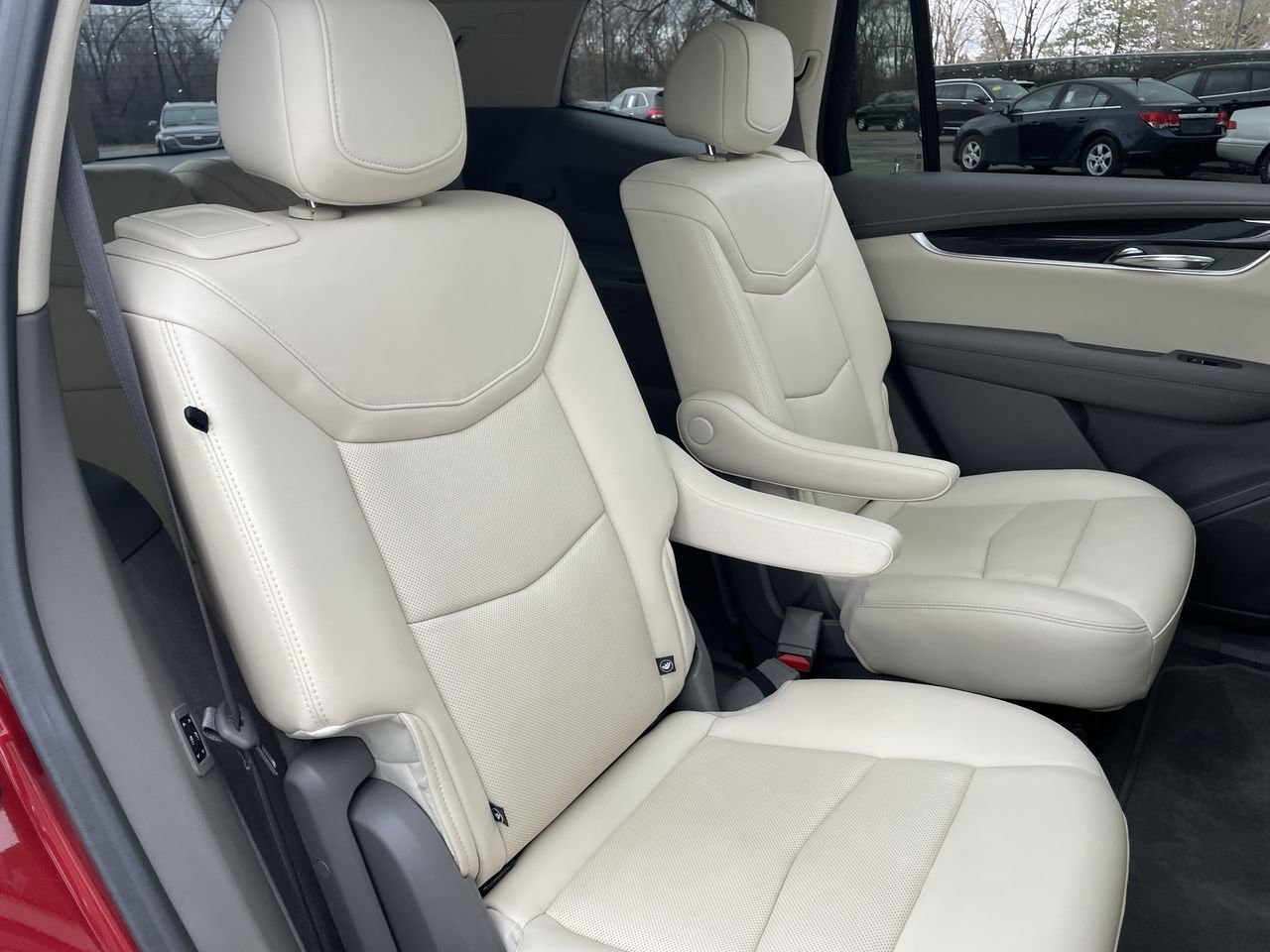 Thumbnail: 2021 Cadillac XT6 - 15