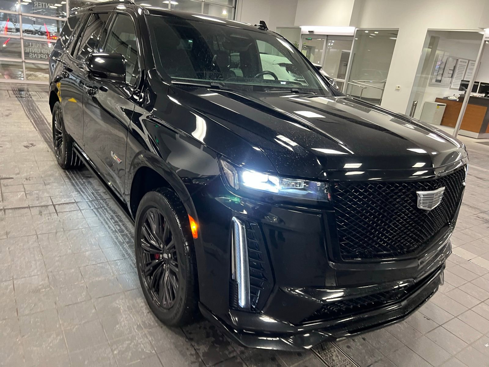 Thumbnail: 2023 Cadillac Escalade - 4