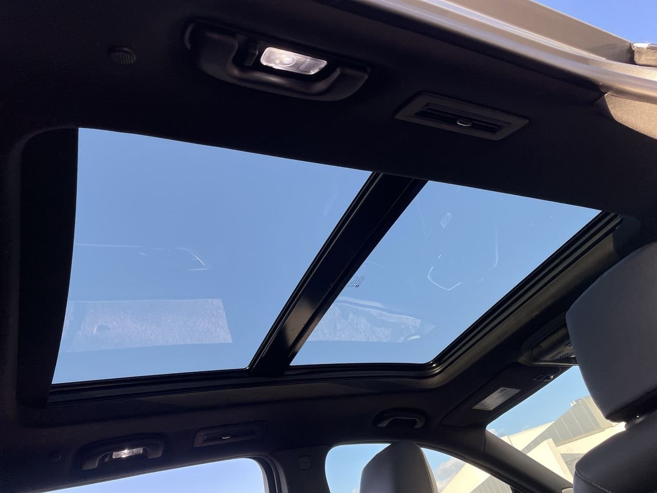 Thumbnail: 2024 Cadillac XT6 - 22