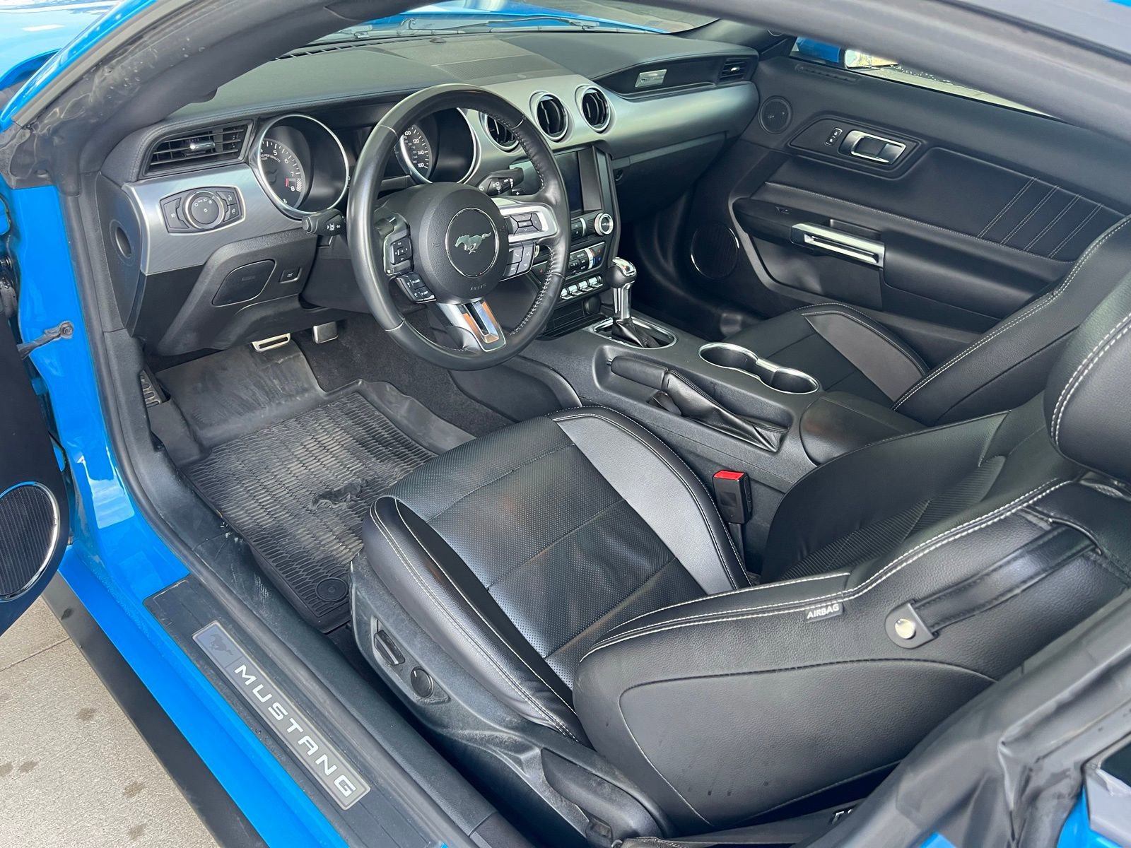 Thumbnail: 2022 Ford Mustang - 5
