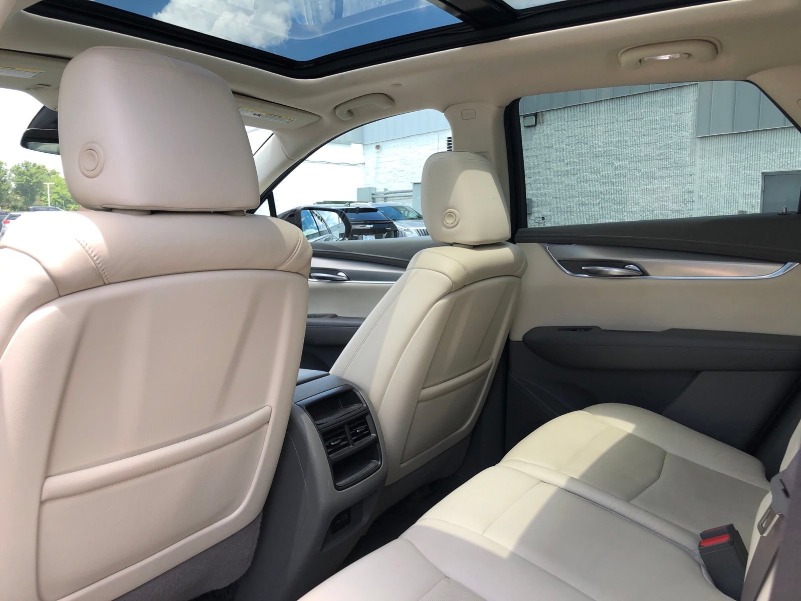 Thumbnail: 2020 Cadillac XT5 - 6