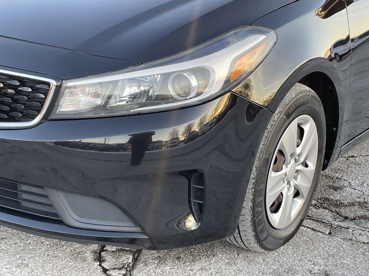 Thumbnail: 2017 Kia Forte - 30