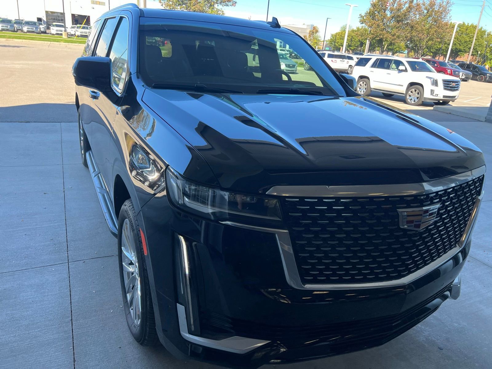 2024 Cadillac Escalade ESV Premium Luxury photo 3