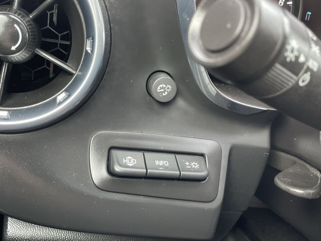 Thumbnail: 2018 Chevrolet Camaro - 28