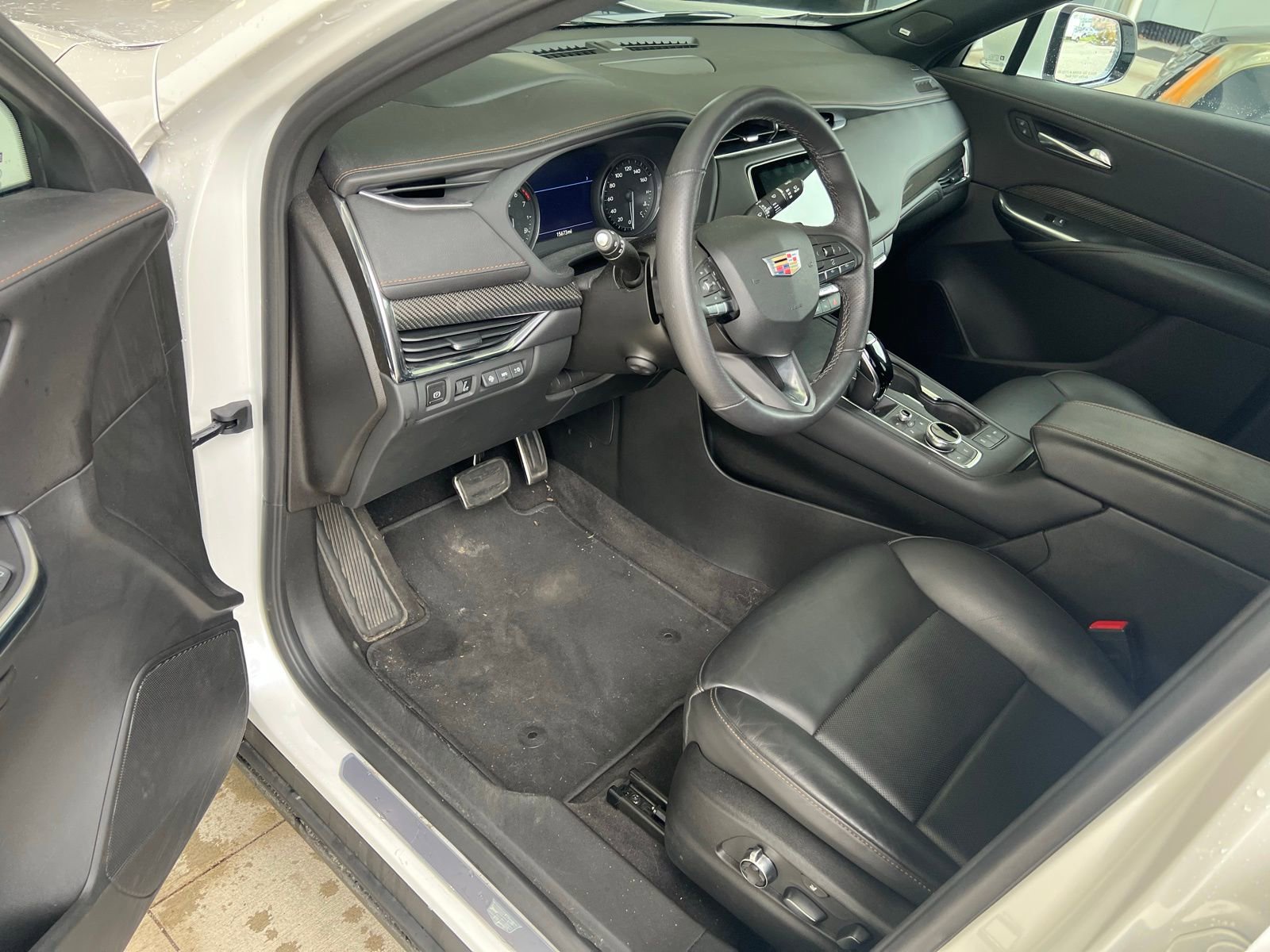 Thumbnail: 2022 Cadillac XT4 - 5