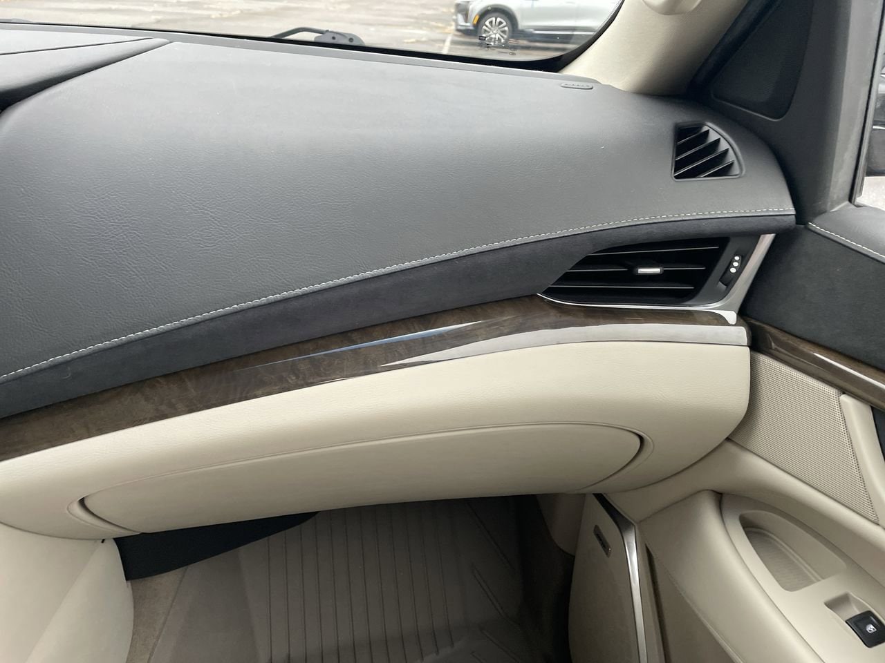 Thumbnail: 2019 Cadillac Escalade - 16