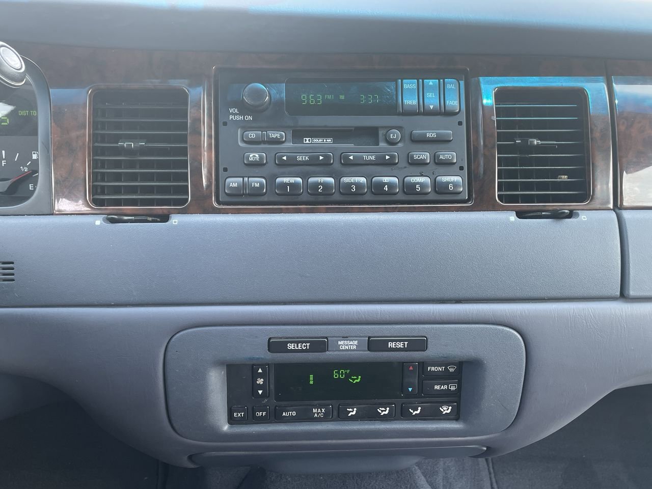 Thumbnail: 2000 Lincoln Town Car - 13