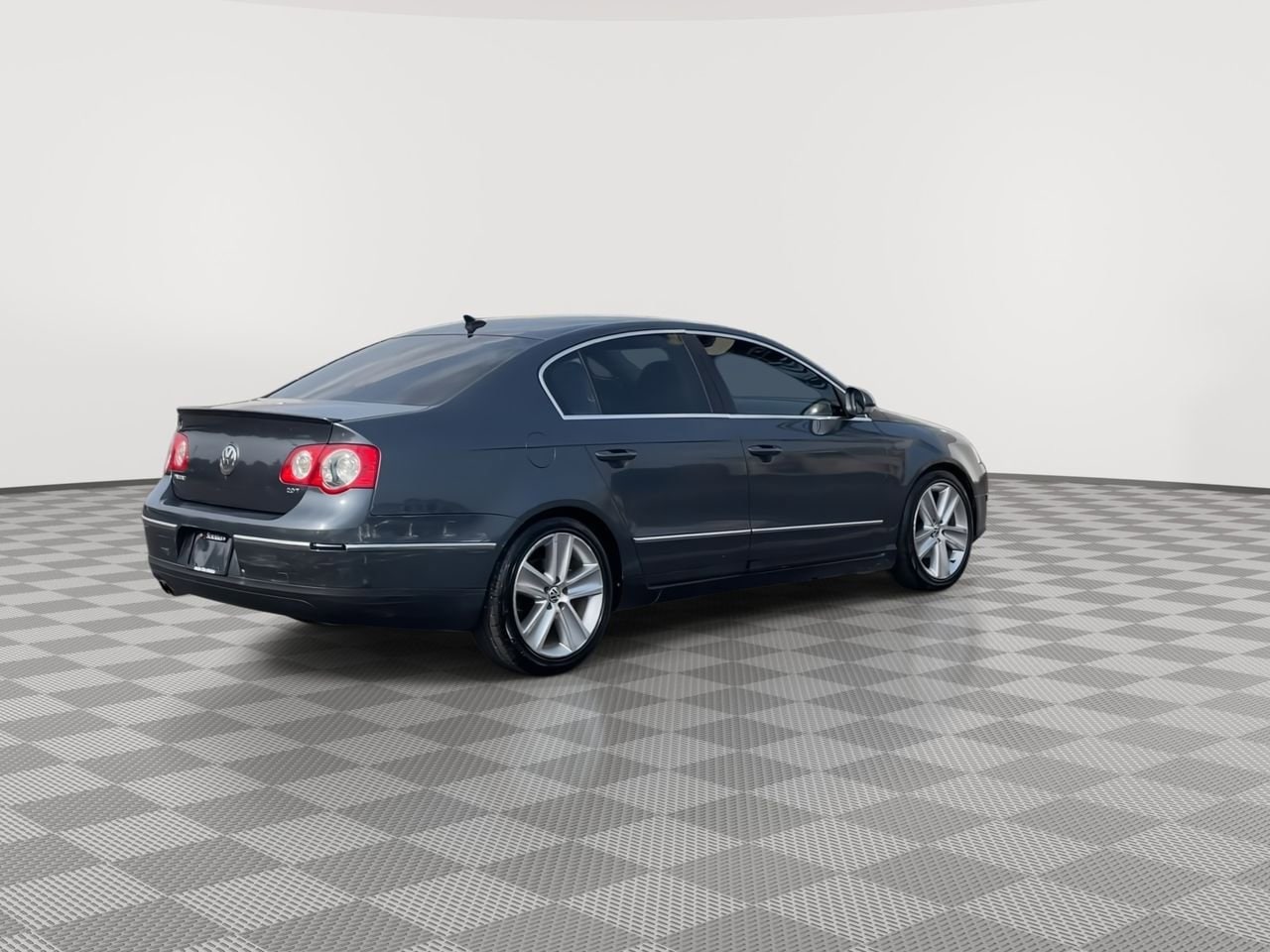 Thumbnail: 2010 Volkswagen Passat - 8