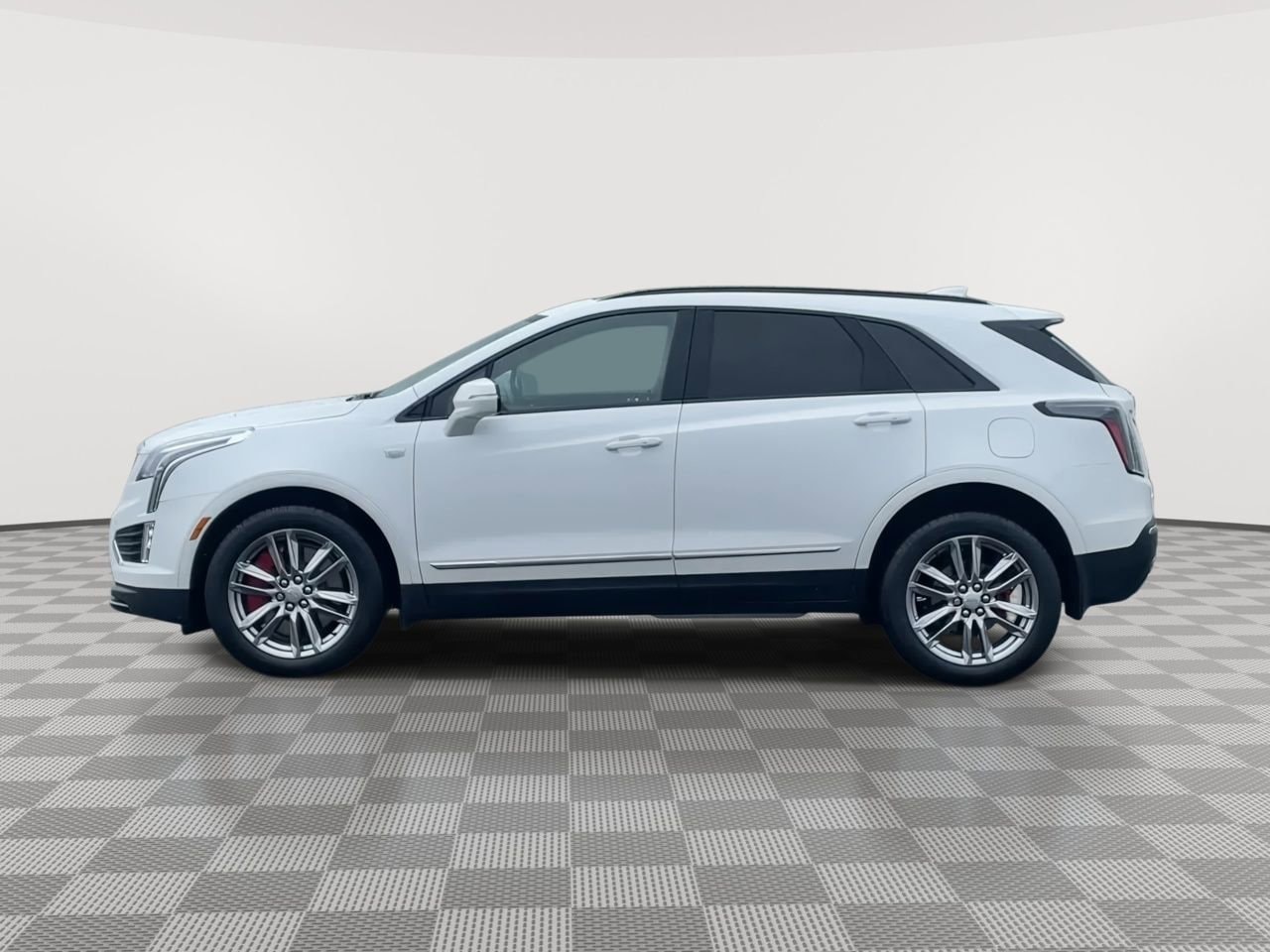 Thumbnail: 2022 Cadillac XT5 - 4