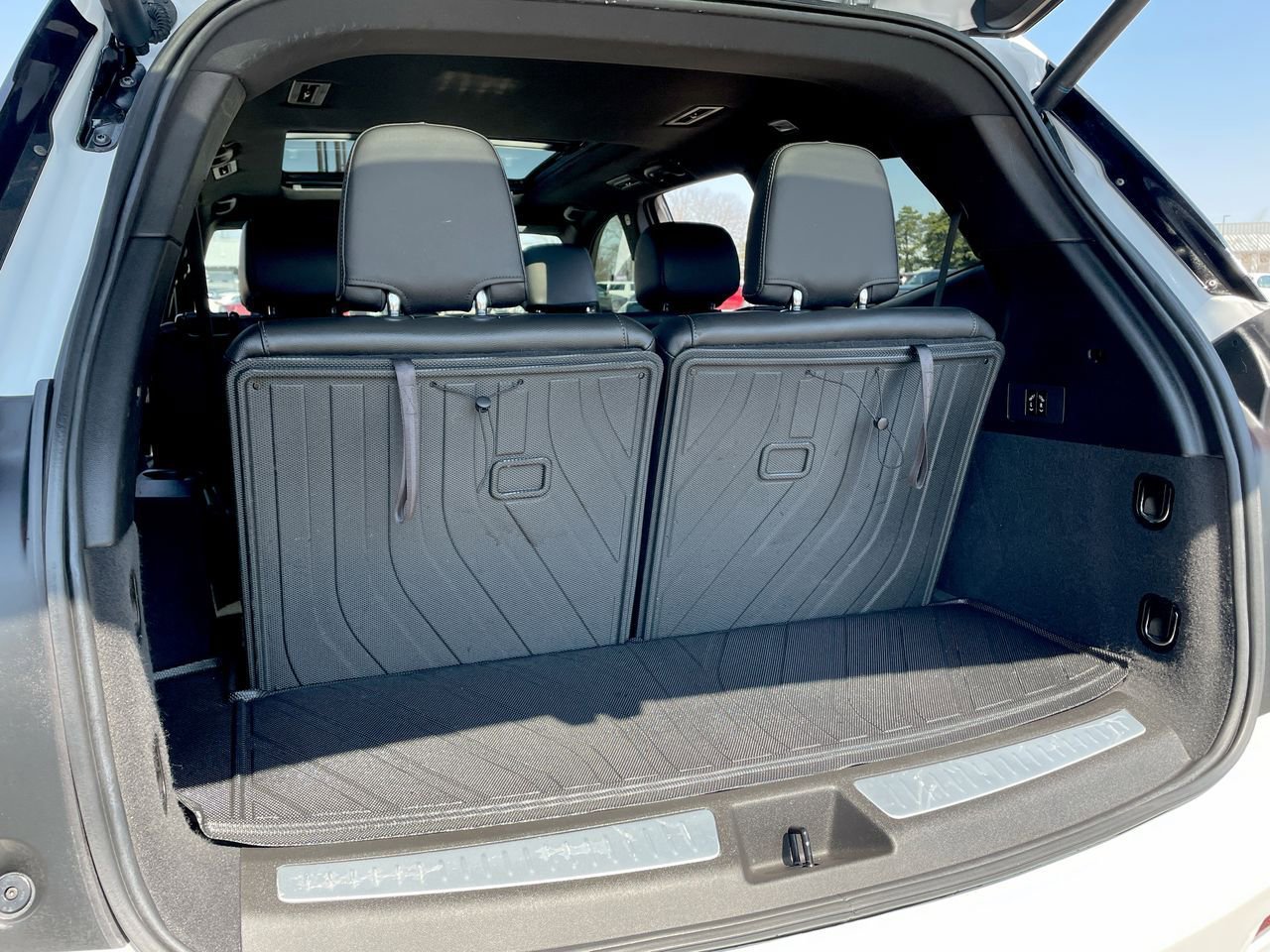 Thumbnail: 2025 Cadillac XT6 - 17