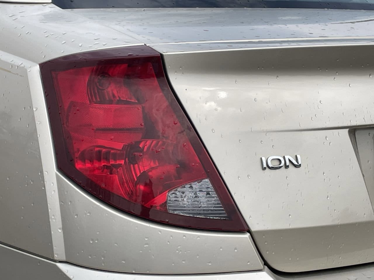 Thumbnail: 2005 Saturn Ion - 31