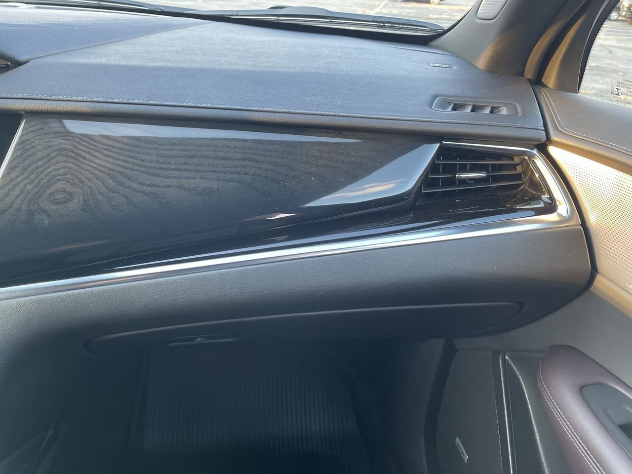 Thumbnail: 2022 Cadillac XT6 - 16