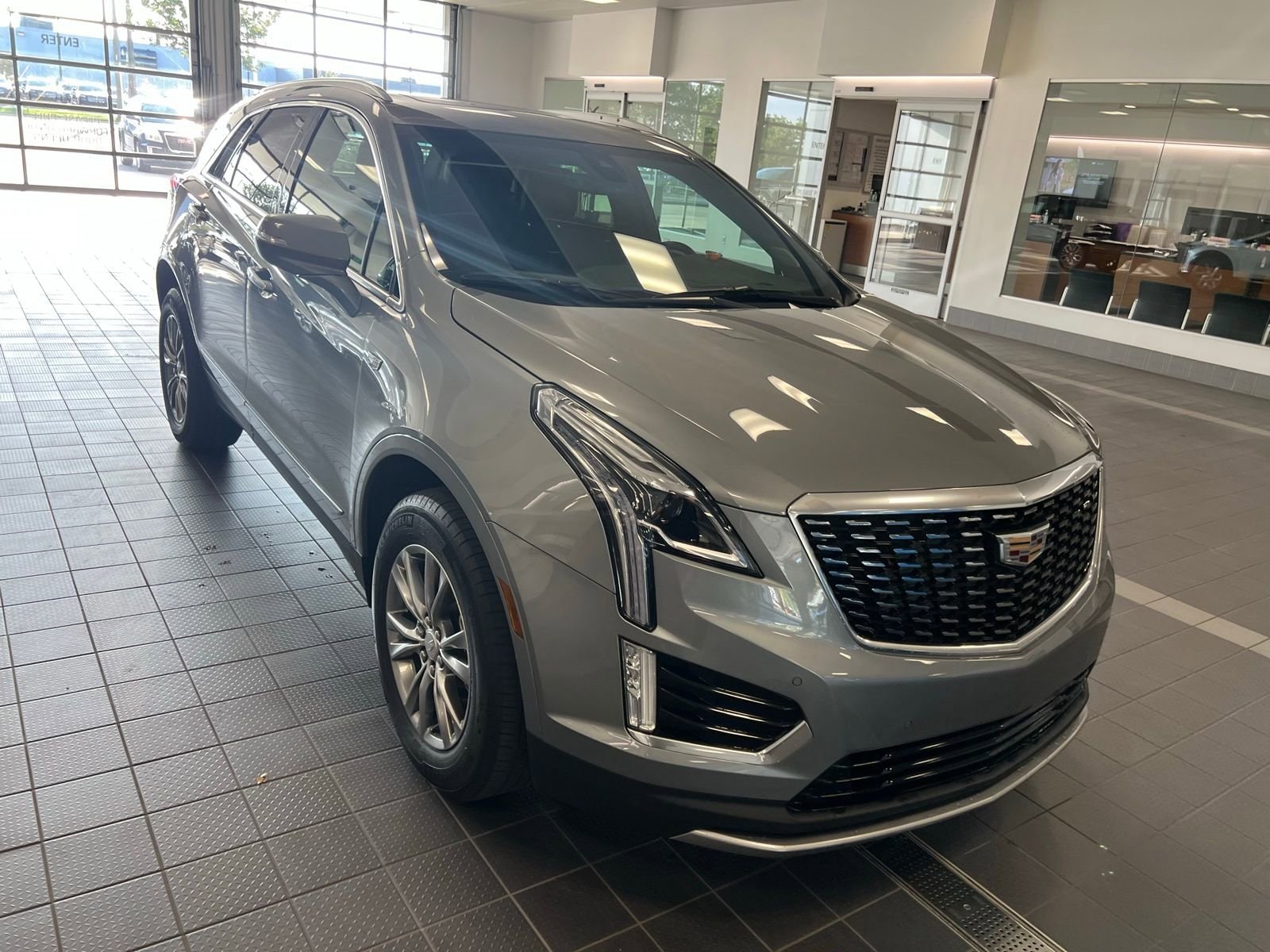 Thumbnail: 2023 Cadillac XT5 - 4