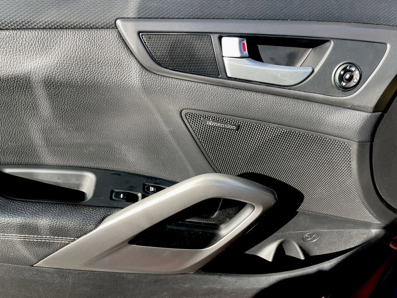 Thumbnail: 2014 Hyundai Veloster - 28