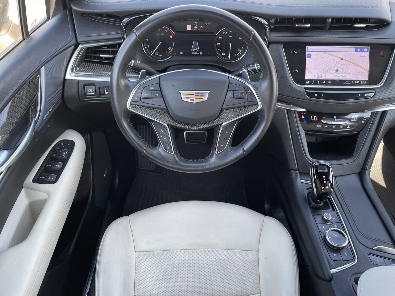 Thumbnail: 2023 Cadillac XT5 - 11