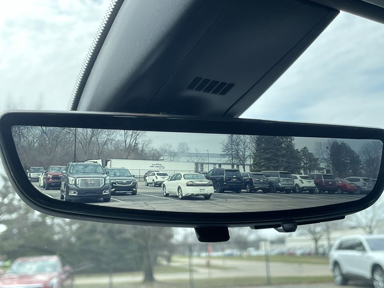 Thumbnail: 2024 Cadillac XT6 - 31