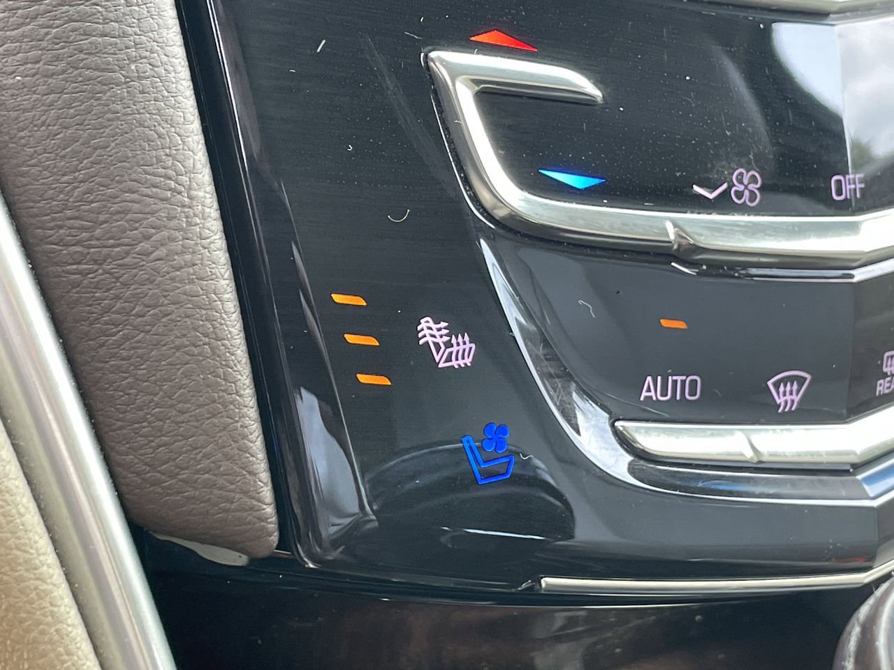 Thumbnail: 2013 Cadillac XTS - 21