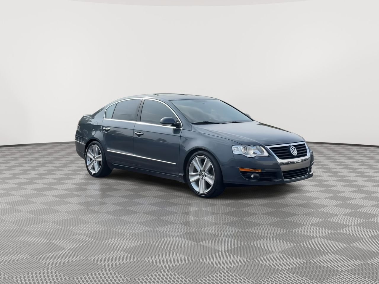 Used 2010 Volkswagen Passat Komfort with VIN WVWJK7AN1AE146381 for sale in Plymouth, MI