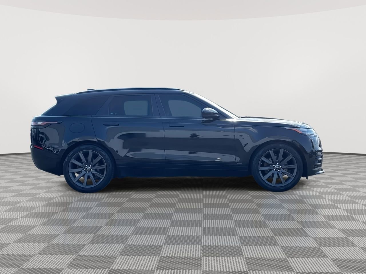 Thumbnail: 2018 Land Rover Range Rover Velar - 9