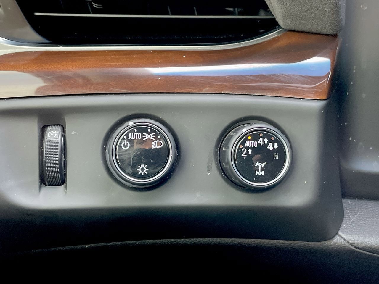 Thumbnail: 2018 Cadillac Escalade - 34