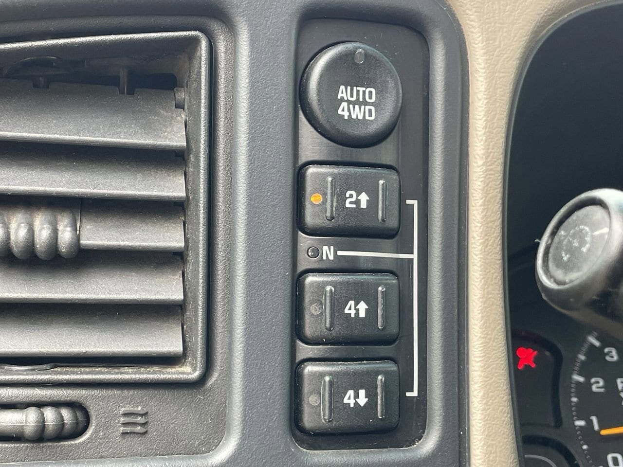 Thumbnail: 2005 Chevrolet Suburban - 27