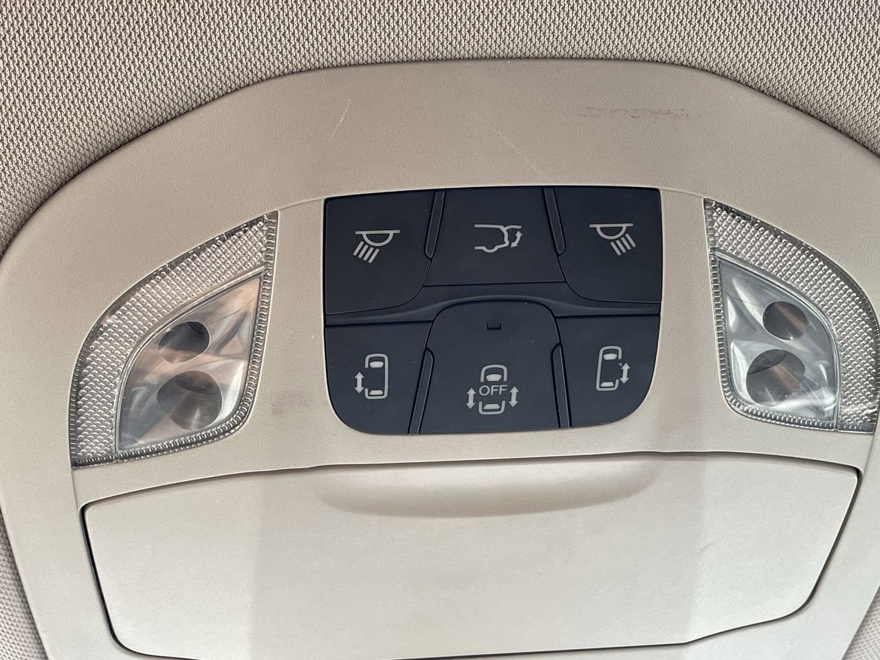 Thumbnail: 2019 Chrysler Pacifica - 30