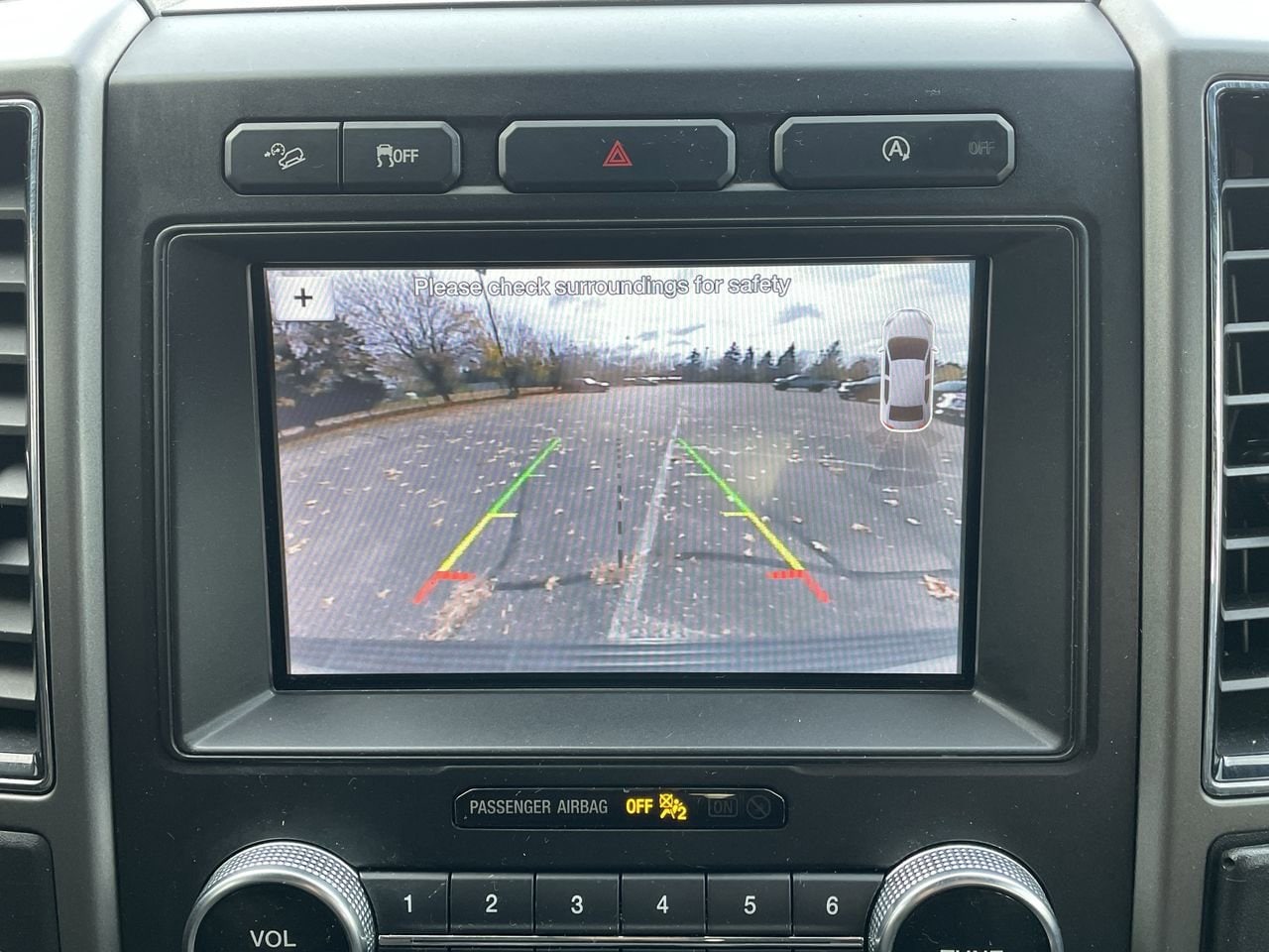 Thumbnail: 2019 Ford Expedition - 25