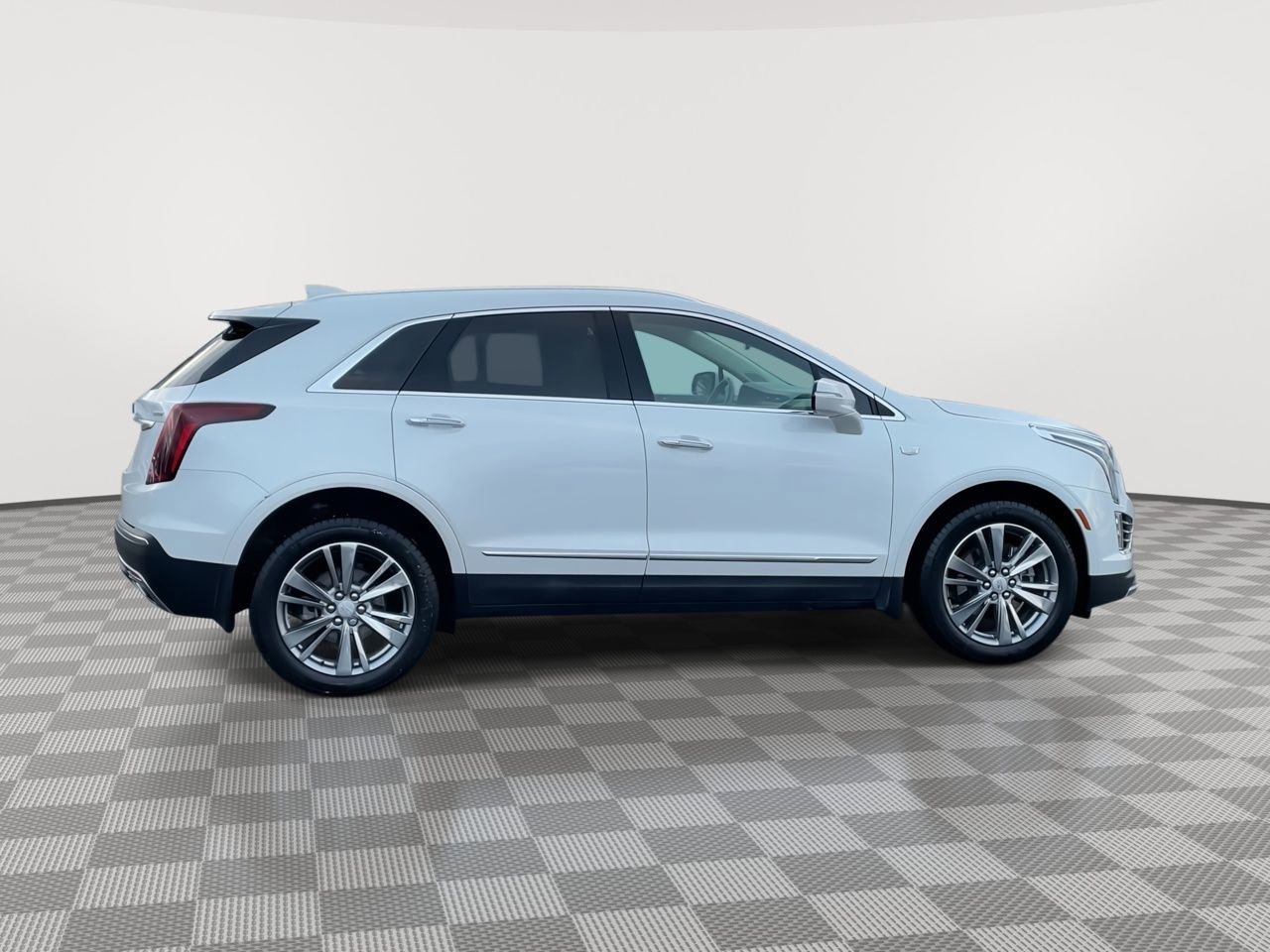Thumbnail: 2023 Cadillac XT5 - 9