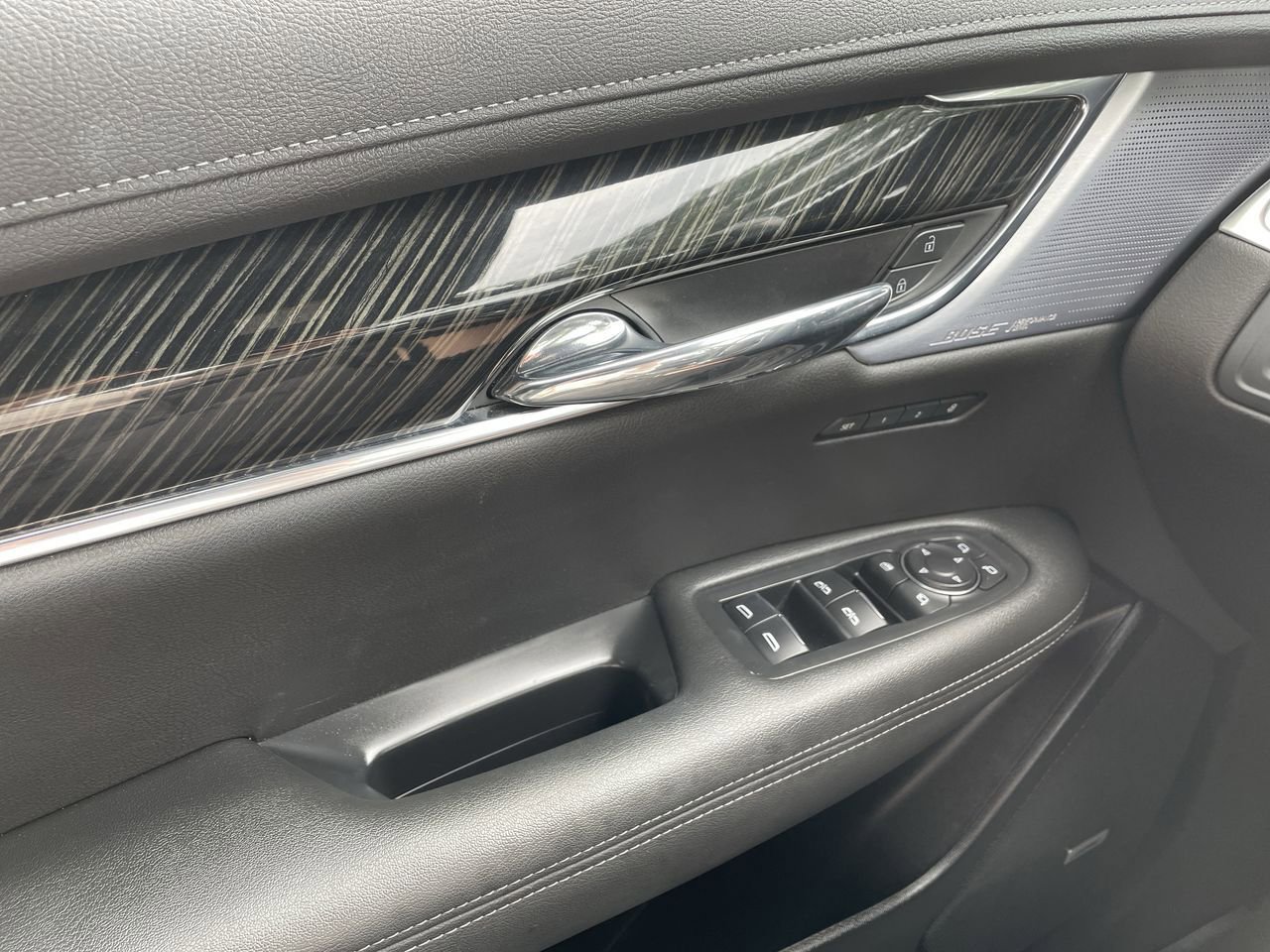 Thumbnail: 2020 Cadillac XT6 - 36