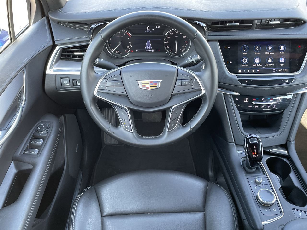 Thumbnail: 2024 Cadillac XT5 - 11