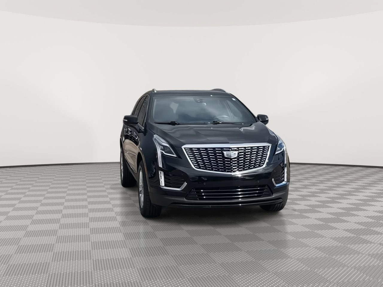 Thumbnail: 2023 Cadillac XT5 - 3
