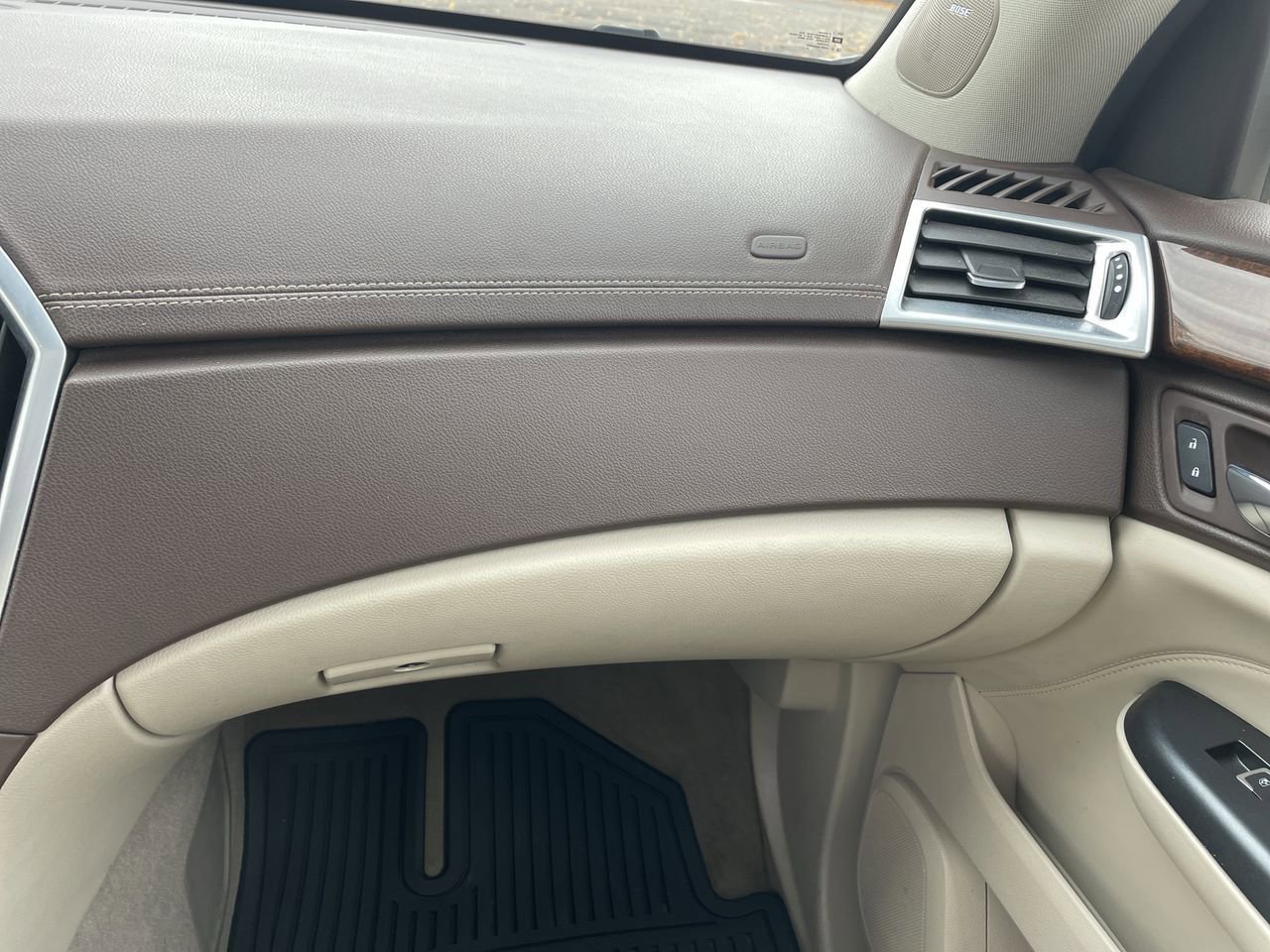 Thumbnail: 2015 Cadillac SRX - 16