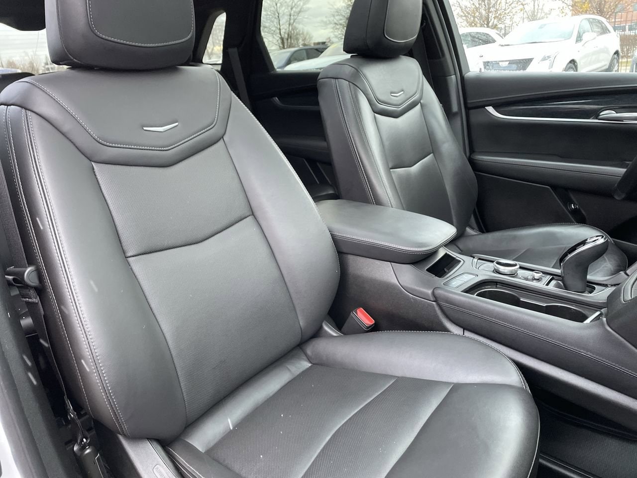 Thumbnail: 2023 Cadillac XT5 - 14