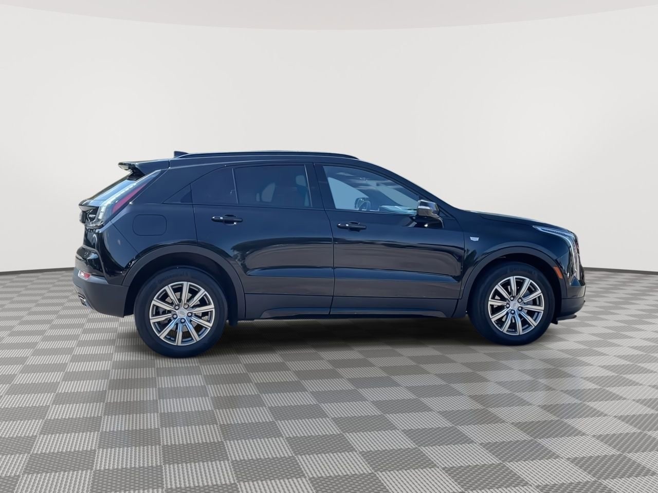 Thumbnail: 2022 Cadillac XT4 - 9