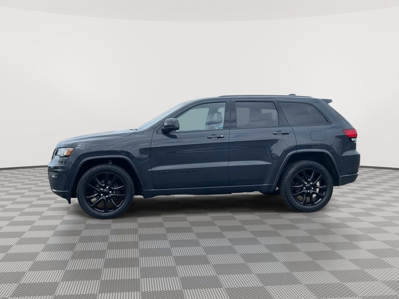 Thumbnail: 2017 Jeep Grand Cherokee - 5