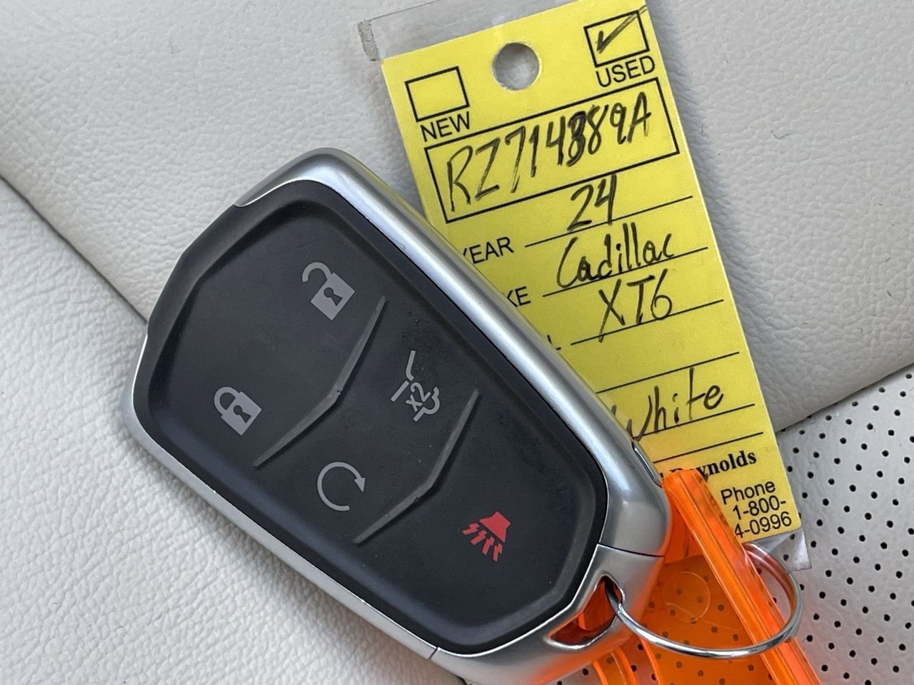 Thumbnail: 2024 Cadillac XT6 - 36