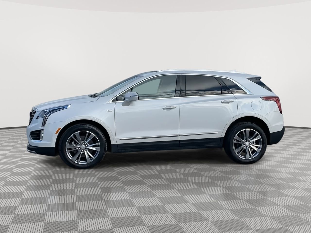 Thumbnail: 2025 Cadillac XT5 - 5