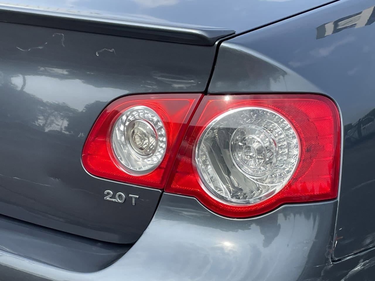 Thumbnail: 2010 Volkswagen Passat - 37