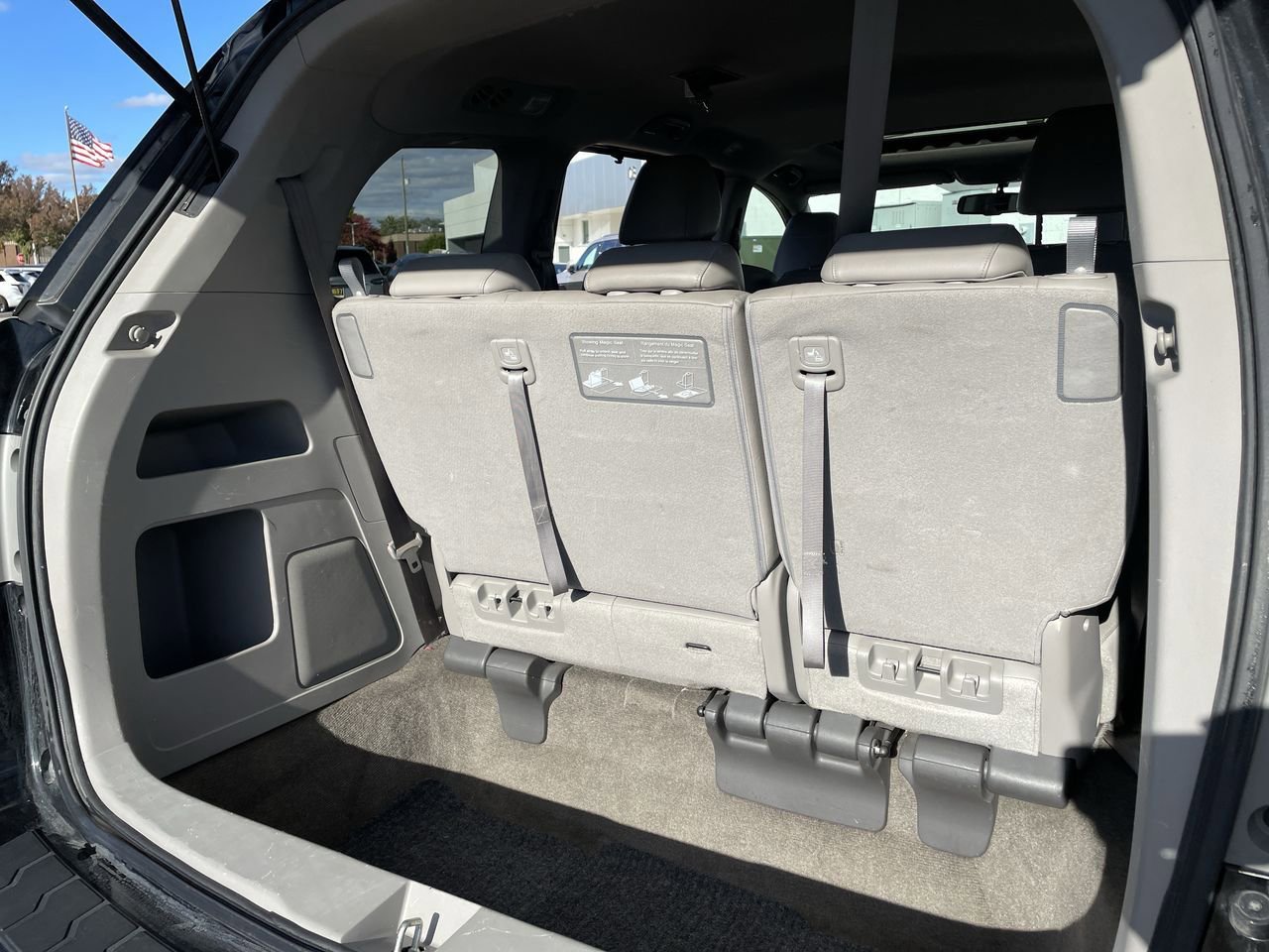 Thumbnail: 2013 Honda Odyssey - 17