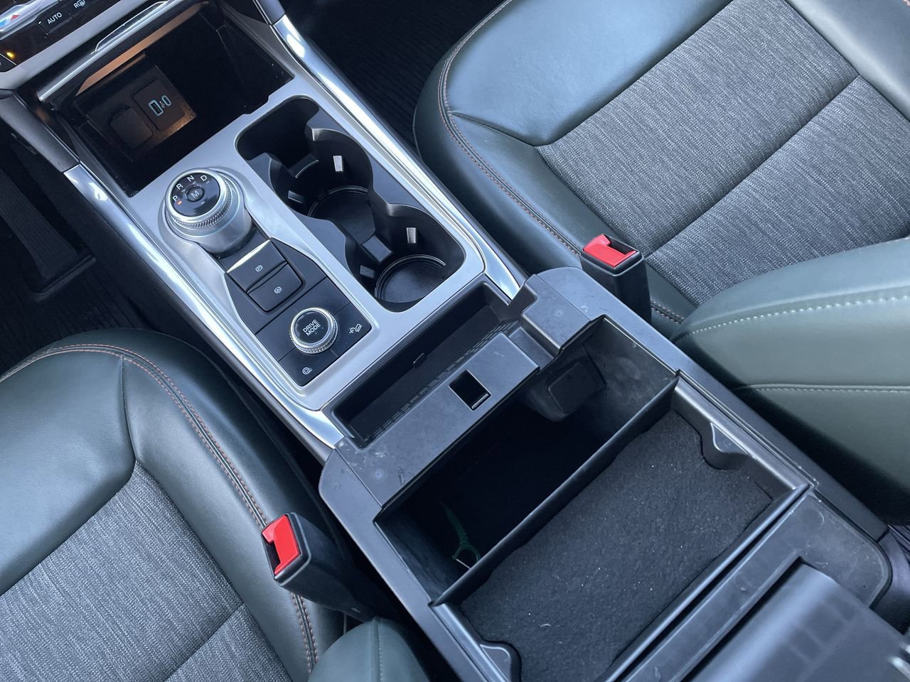 Thumbnail: 2022 Ford Explorer - 28